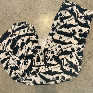 Old Navy Black and White Patterned Pants